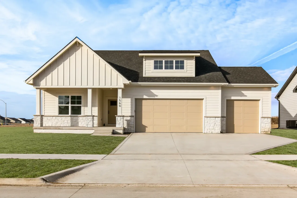 An image of a house from Stone Brook Custom Homes.